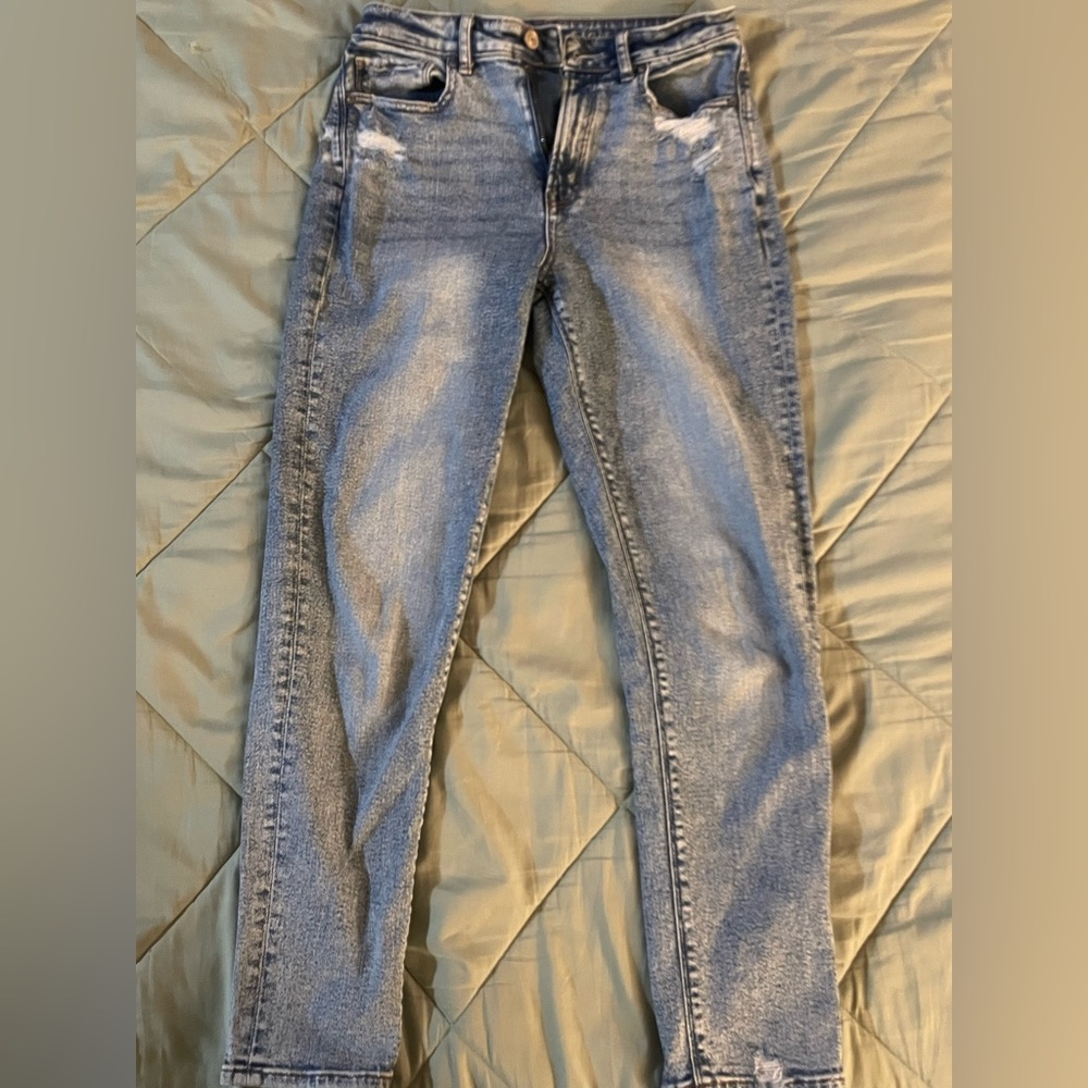 American Eagle mom jeans, medium wash, size 4.